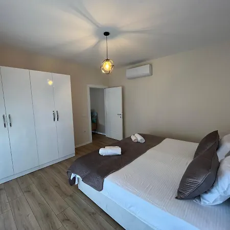 Apartment Comfy 6 Minutes From Downtown & Free Parking